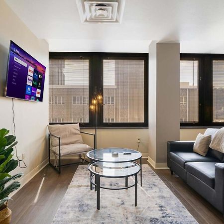 شقة Modern Chic Heart Of Pittsburgh 24-7 Parking Gym Lounge المظهر الخارجي الصورة