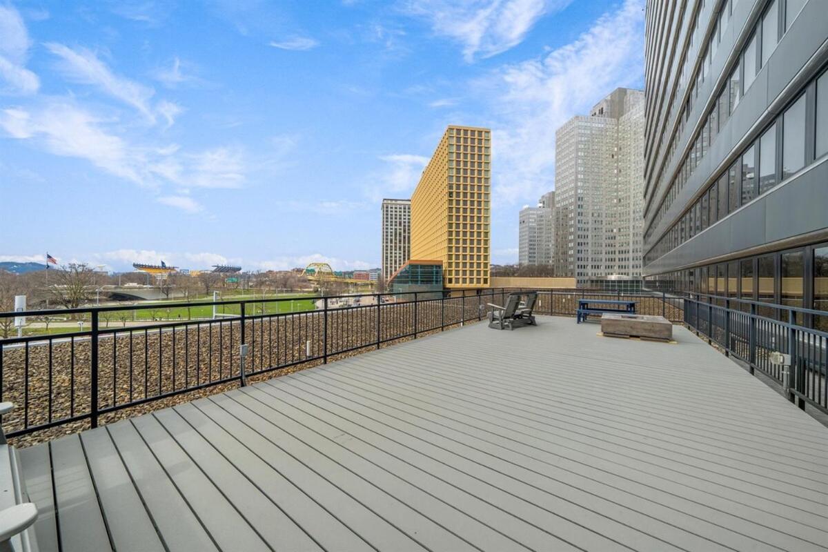 شقة Modern Chic Heart Of Pittsburgh 24-7 Parking Gym Lounge المظهر الخارجي الصورة
