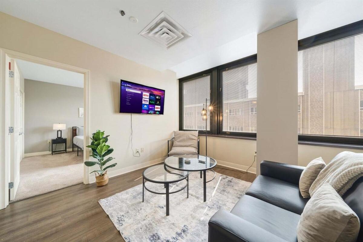 شقة Modern Chic Heart Of Pittsburgh 24-7 Parking Gym Lounge المظهر الخارجي الصورة