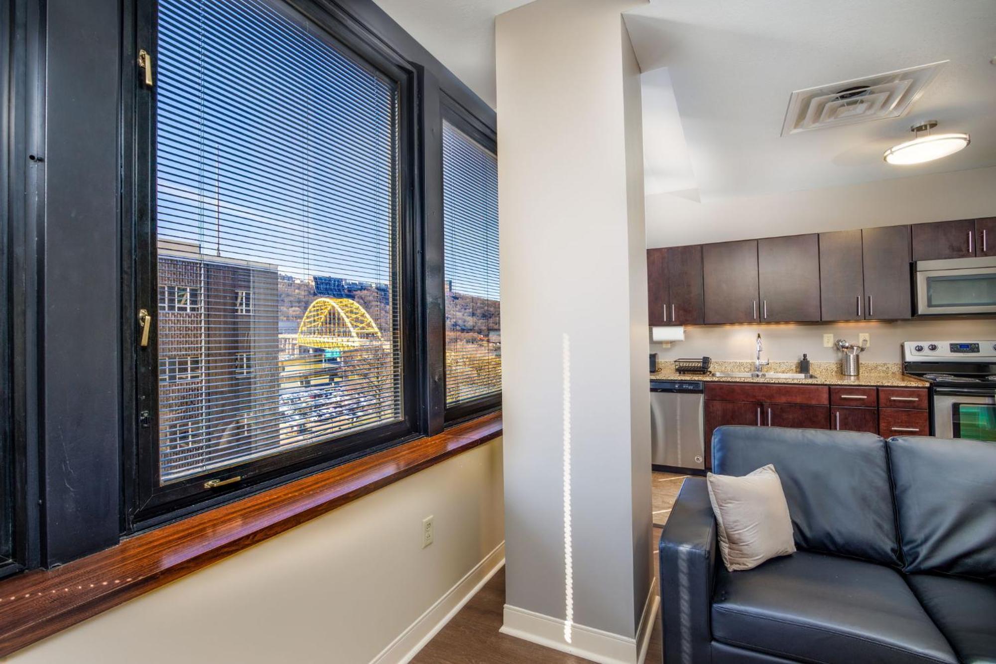 شقة Modern Chic Heart Of Pittsburgh 24-7 Parking Gym Lounge المظهر الخارجي الصورة